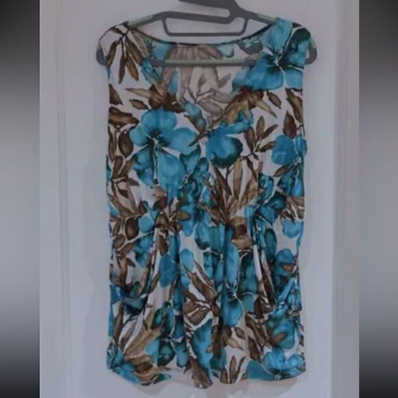 Turquoise blue flower V-neck sleeveless shell blouse - Picture 1 of 9